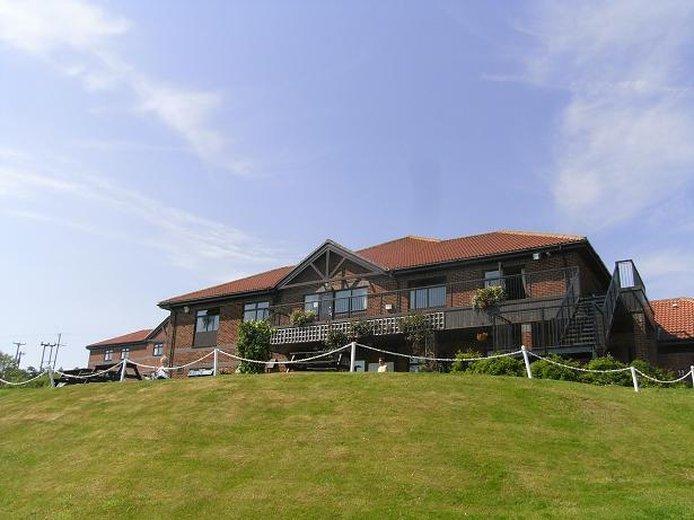 Готель Hunley Golf Club Солтберн-бай-те-Сі Екстер'єр фото